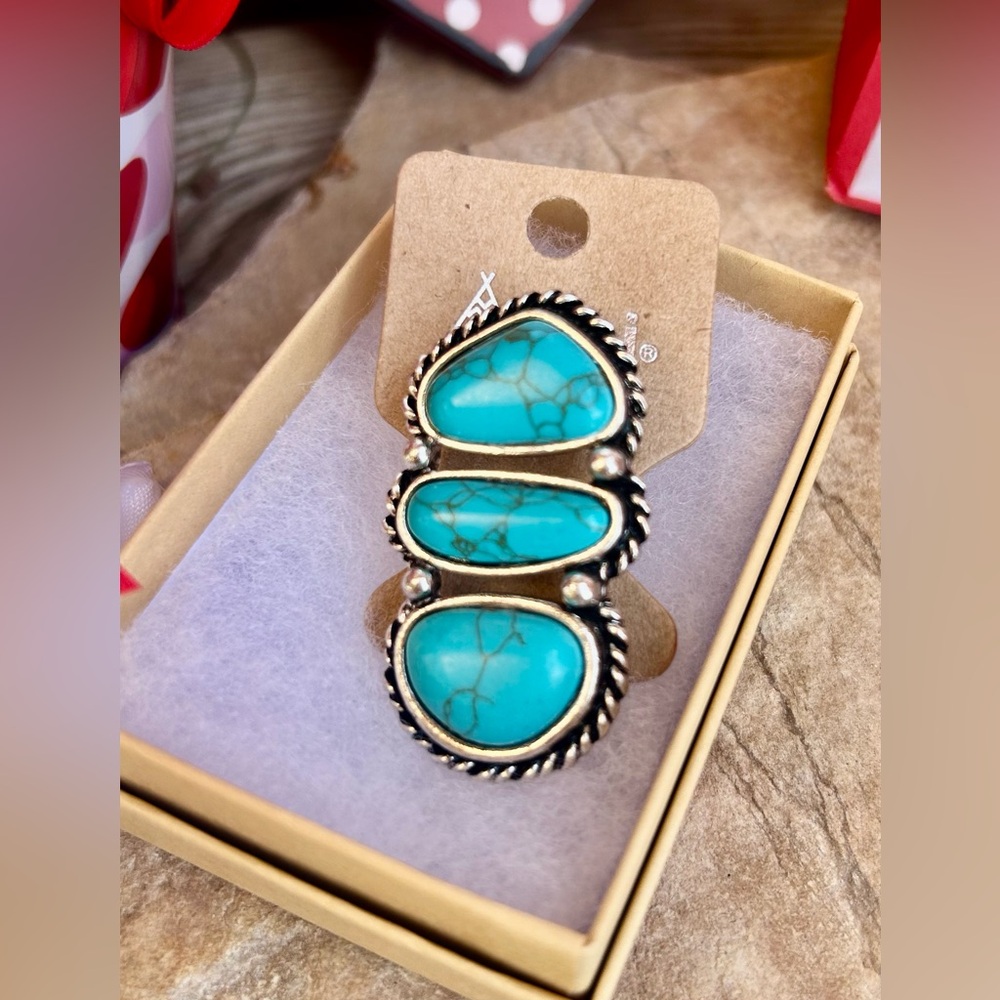 Navajo Turquoise Semi-Stone Silvertone Ring NWT OSFA - Picture 3 of 6